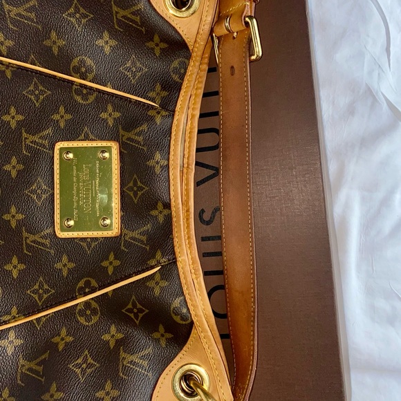 SOLD…. AUTHETIC Louis Vuitton Monogram Galliera PM - Picture 4 of 14